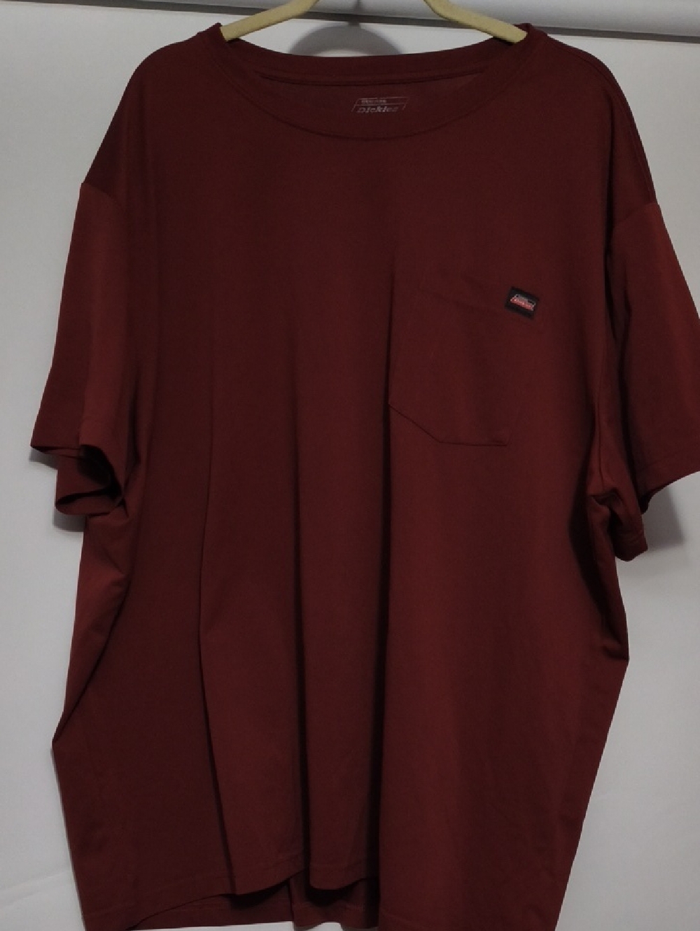 Dickies Men's Pocket T-Shirt - Maroon